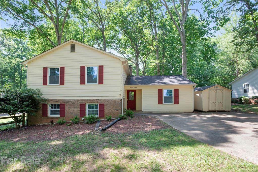 4608 Oakwood Circle - Photo 1