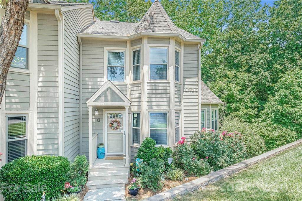 13820 Queens Harbor Road - Photo 1