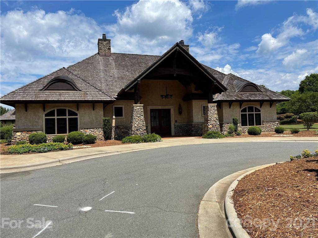 8014 Skye Lochs Drive - Photo 1