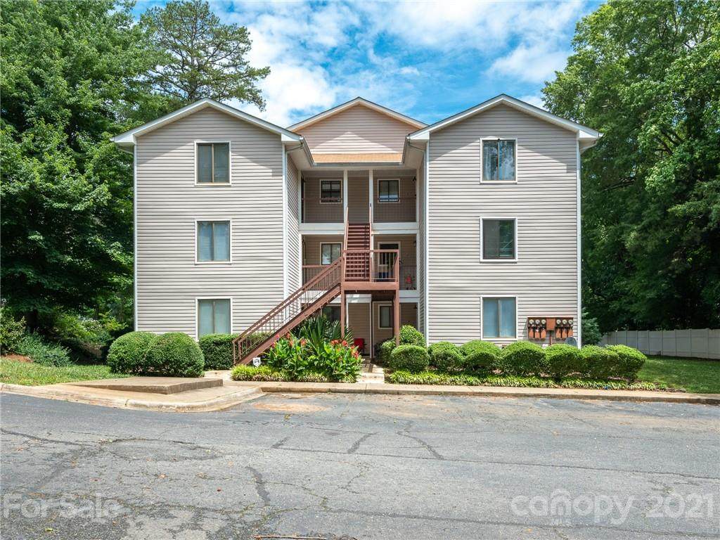 7516 Pebblestone Drive - Photo 1