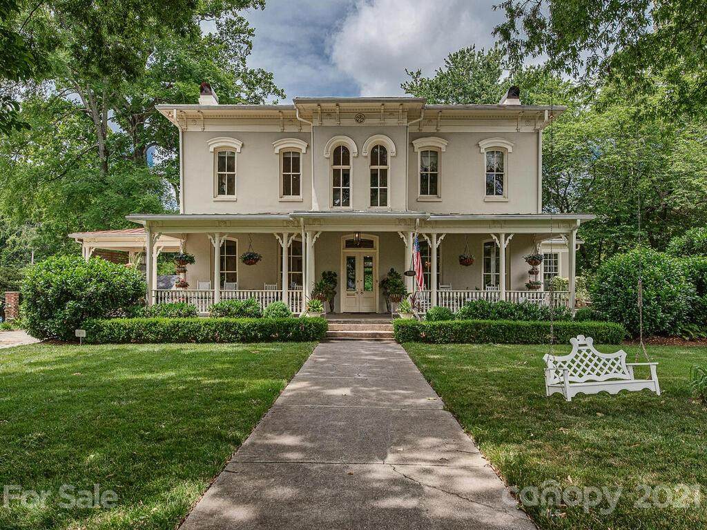 1700 Queens Road - Photo 1