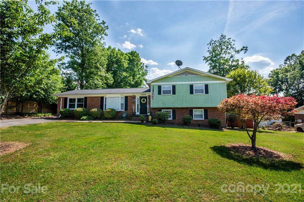 2828 Indian Hills Circle - Photo 1