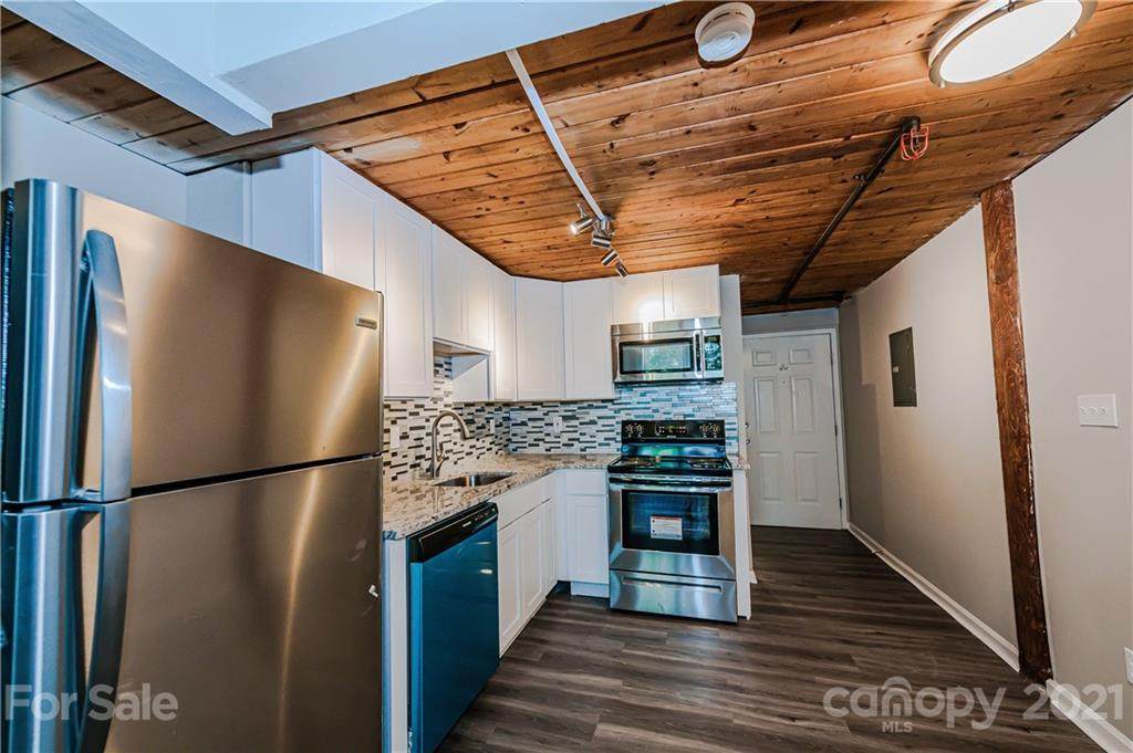 201 Hoskins Road - Photo 1