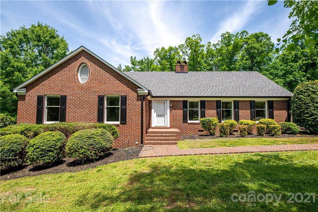 807 Lafayette Drive - Photo 1