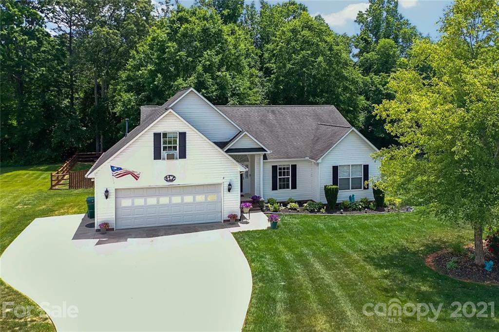 614 Maple Ridge Circle - Photo 1