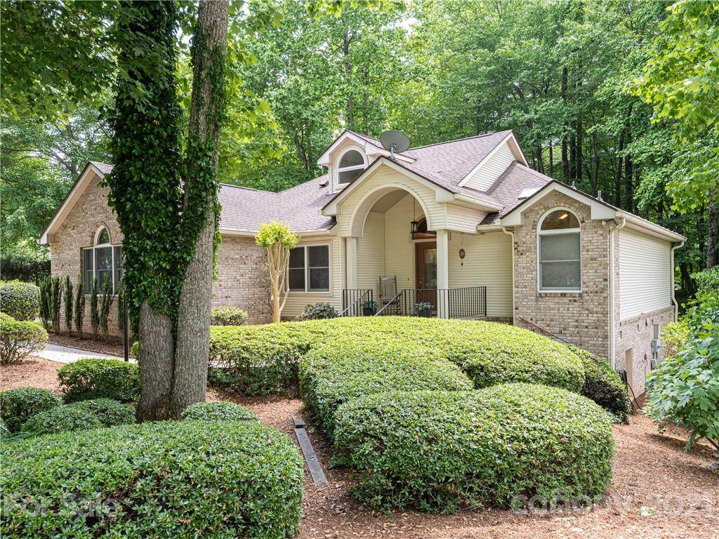 314 Croydon Drive - Photo 1
