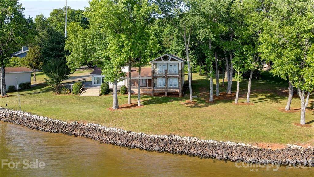 1885 Voyager Road - Photo 1