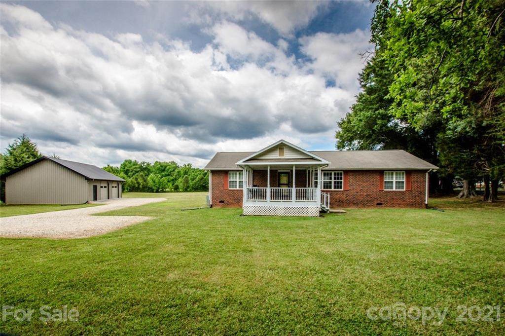 15501 Ewart Road - Photo 1