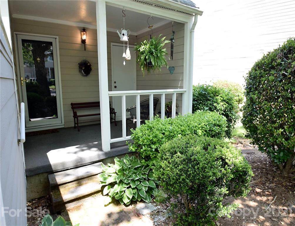 8324 Cricket Lake Drive - Photo 1