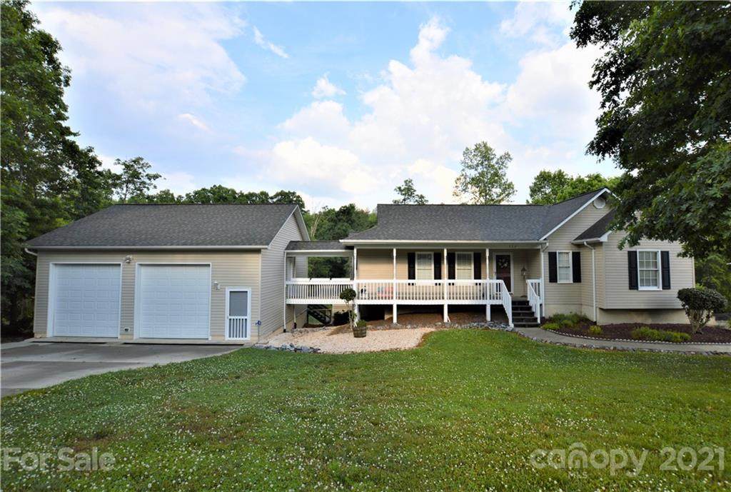 132 Shamrock Circle - Photo 1