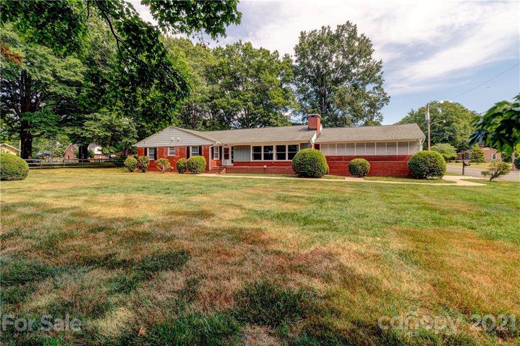 303 Old Post Road - Photo 1