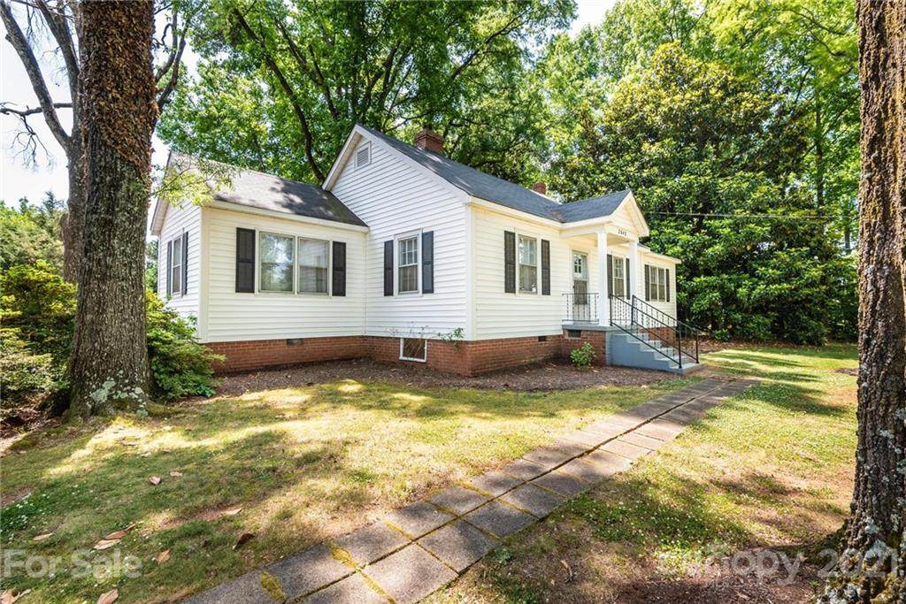 2648 Ashe Avenue - Photo 1