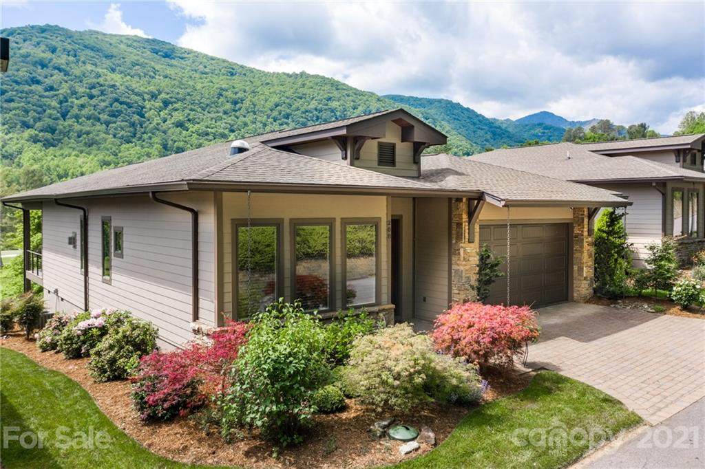 208 Alexander Drive - Photo 1