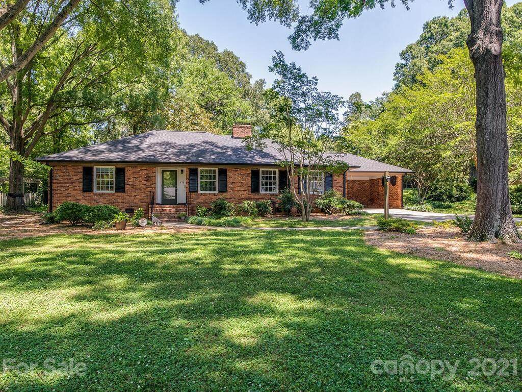 431 Nottingham Drive - Photo 1