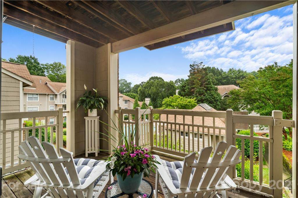 5007 Sharon Road - Photo 1