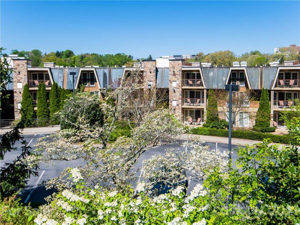 404 Bowling Park Road - Photo 1