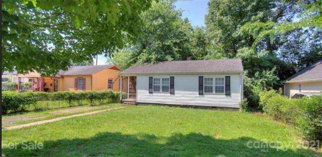 221 Plymouth Avenue - Photo 1