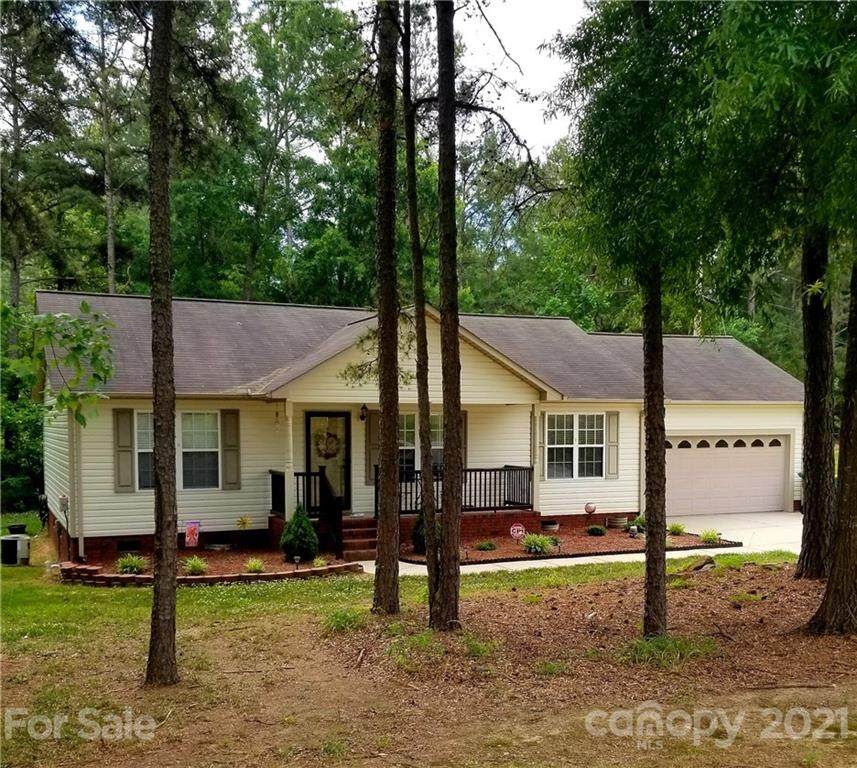 742 8th Street - Photo 1