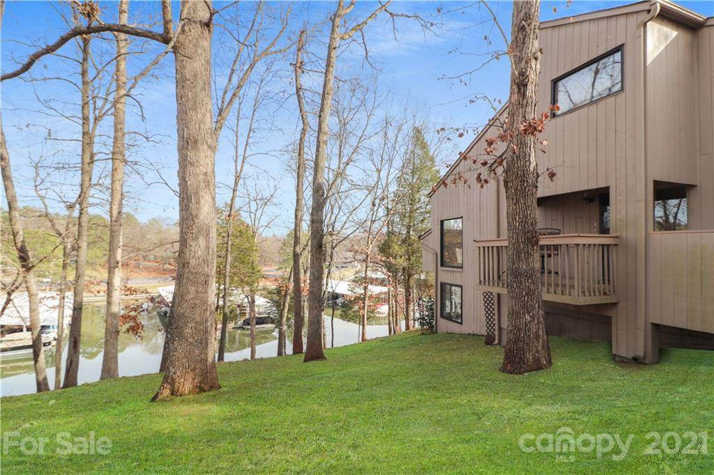 64 Ridgeport Road - Photo 1
