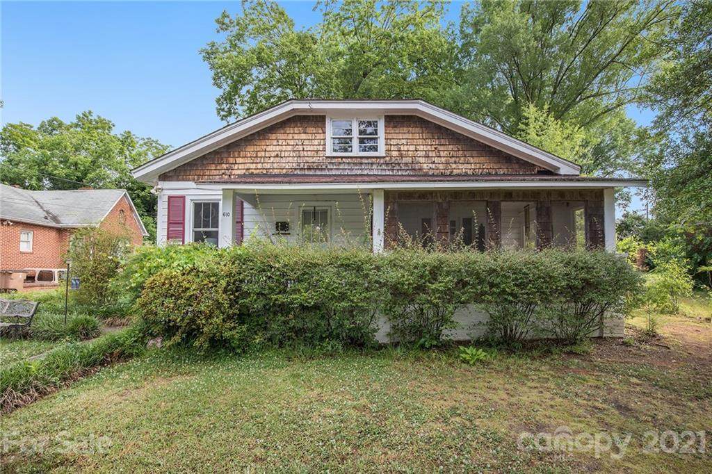 610 Graham Street - Photo 1