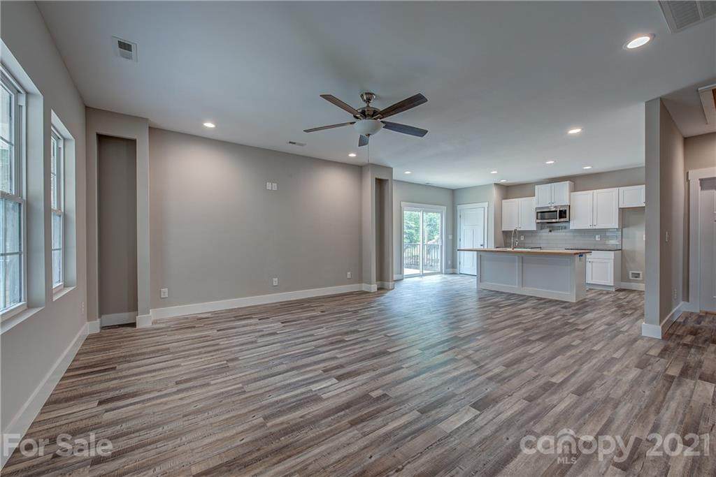 304 King Street - Photo 1