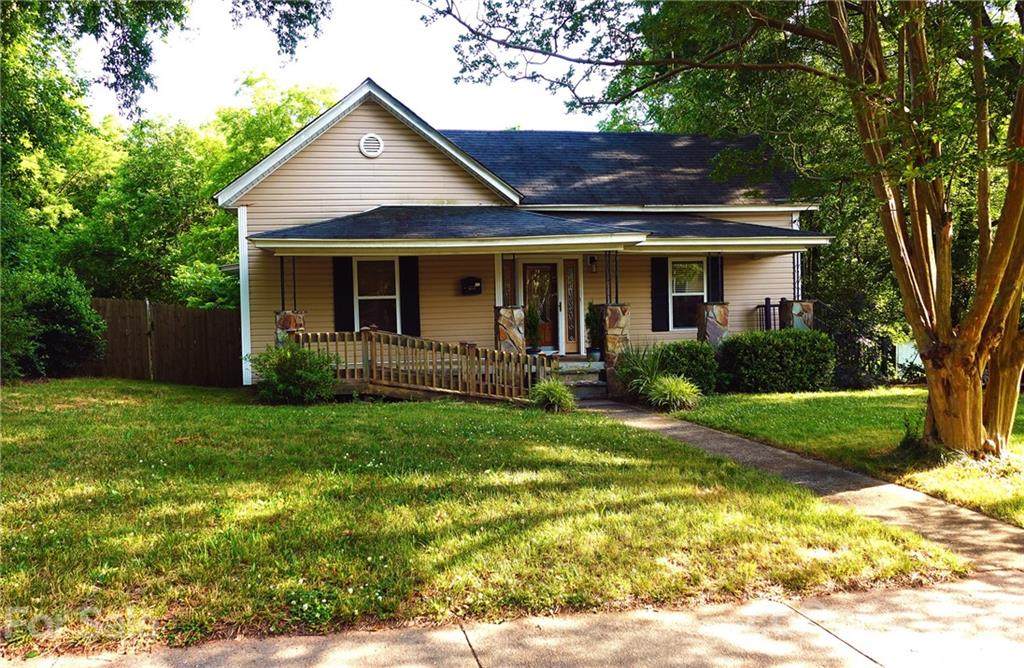 533 Iredell Avenue - Photo 1