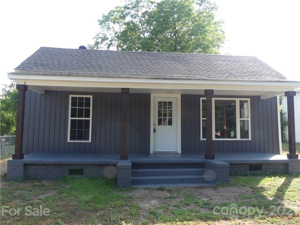 569 Sparta Street - Photo 1