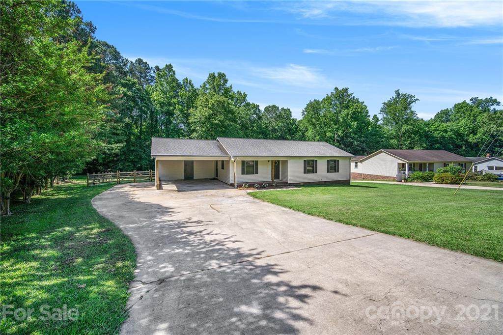 613 Mulberry Lane - Photo 1