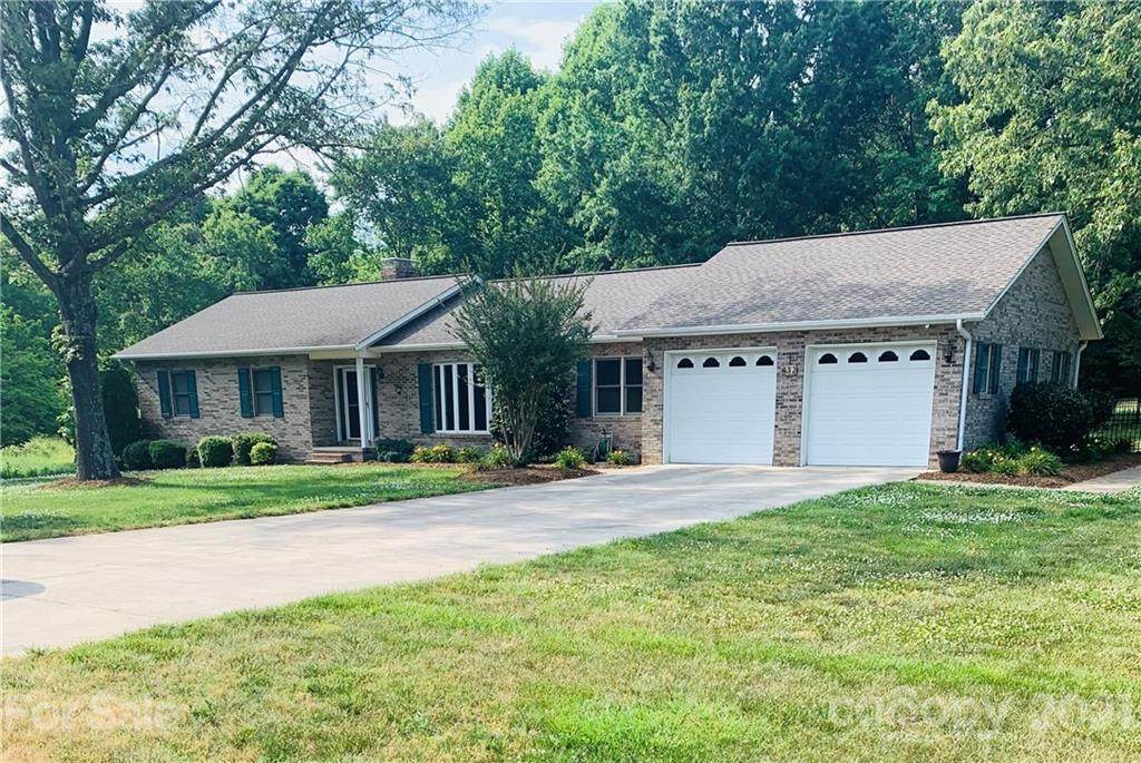 432 Westwood Lane - Photo 1