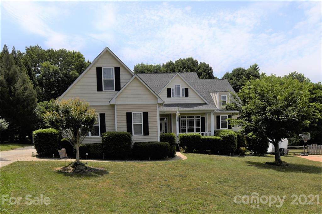 8923 Lauriston Place - Photo 1