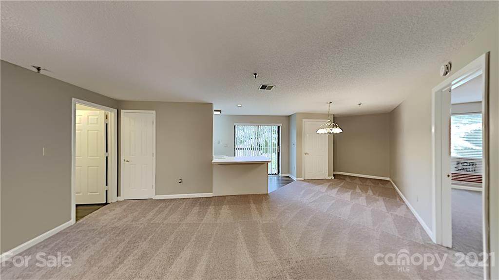 211 Heritage Boulevard - Photo 1