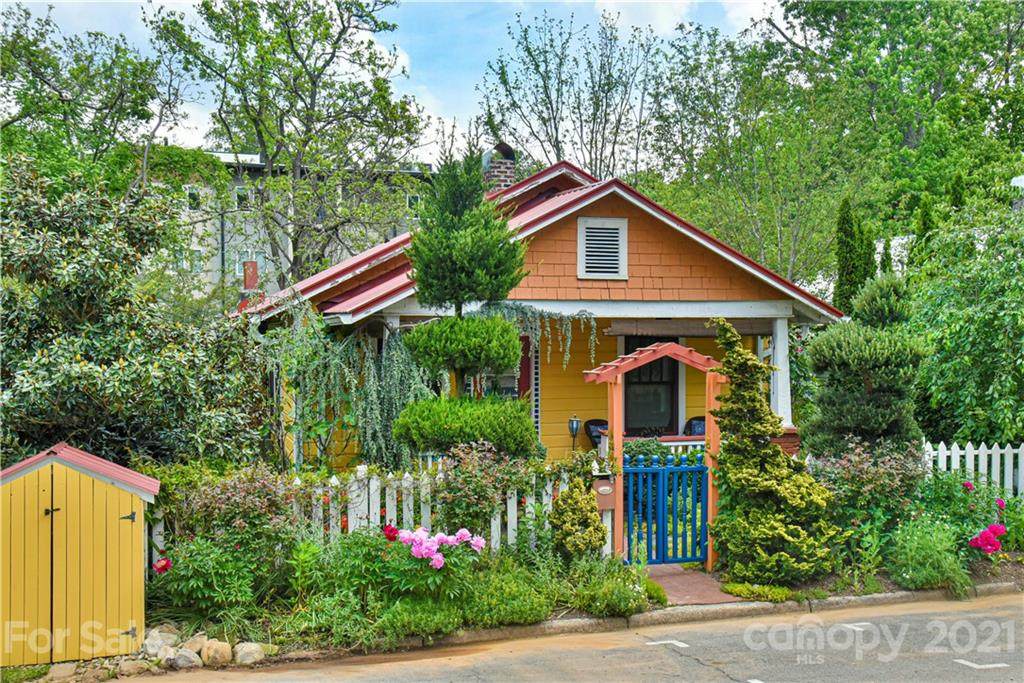 61 Elizabeth Place - Photo 1