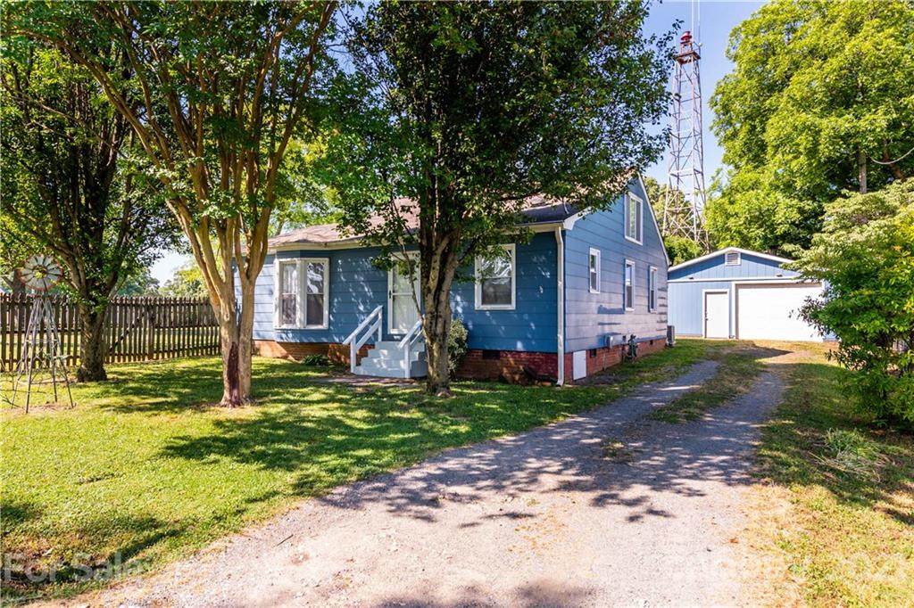 2100 Border Place - Photo 1