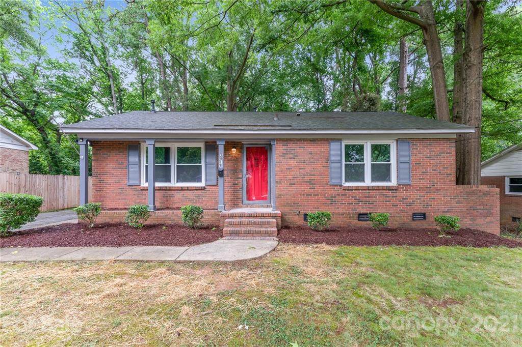 2819 Wedgefield Drive - Photo 1