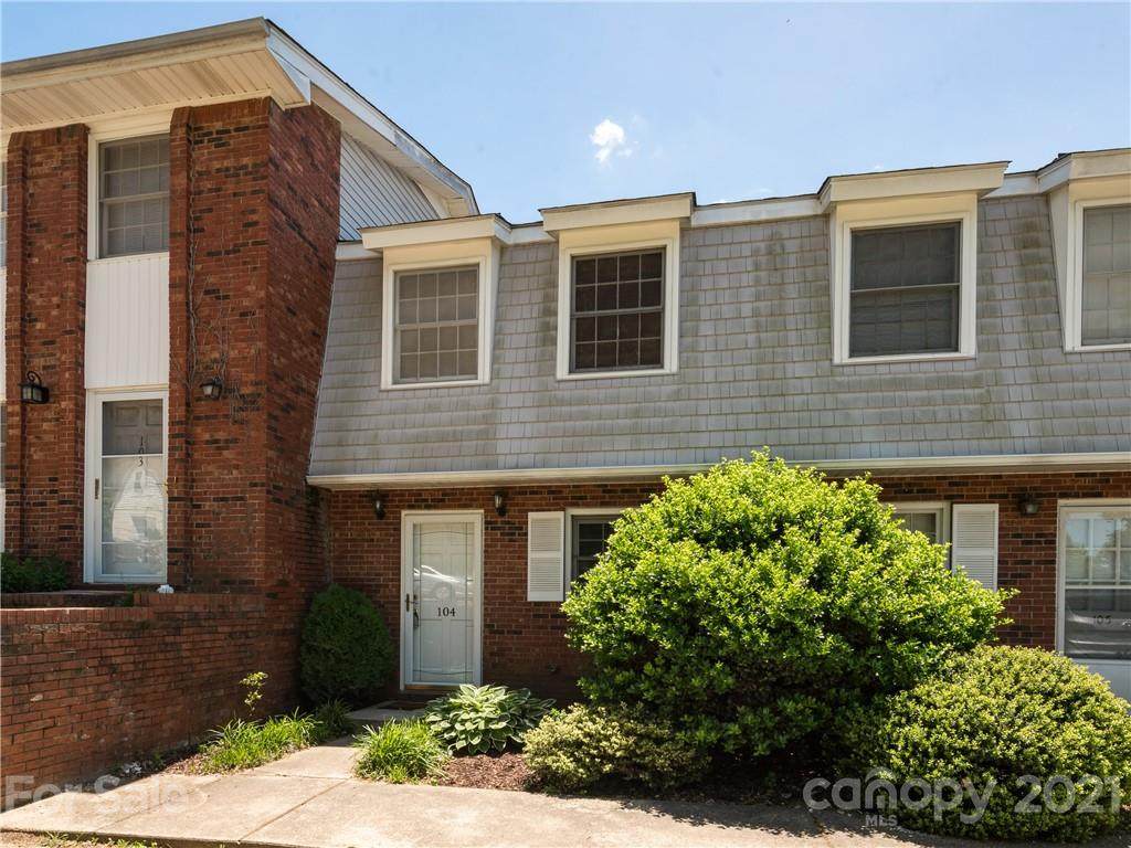 104 Southway Garden Road - Photo 1