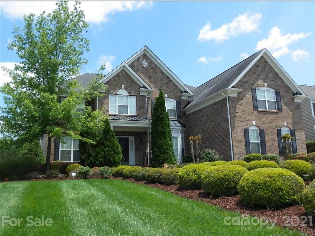 7811 Woodmere Drive - Photo 1