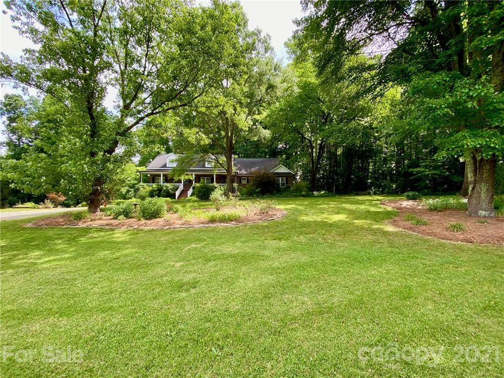 5550 Pinebrook Trail - Photo 1