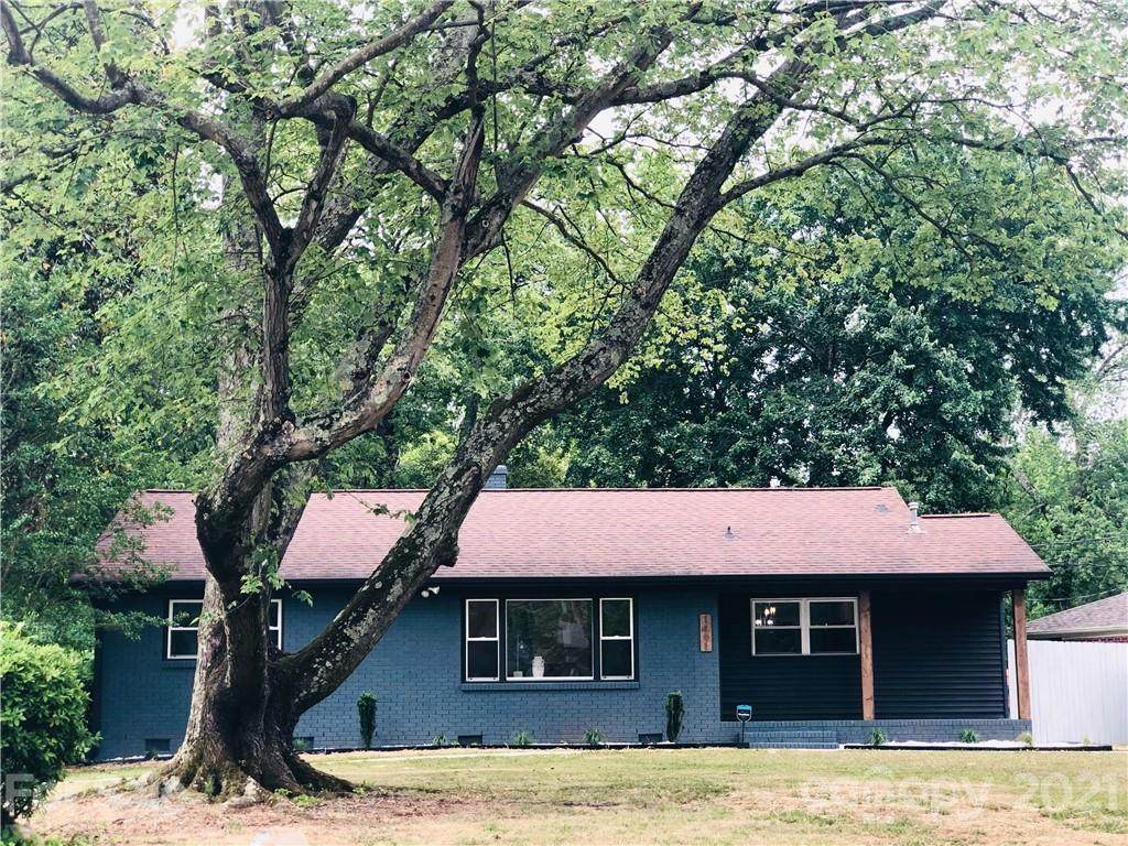 1401 Shannonhouse Drive - Photo 1