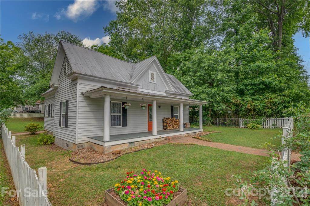 310 Lee Avenue - Photo 1