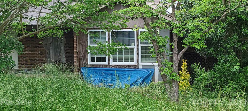 601 Wallace Avenue - Photo 1