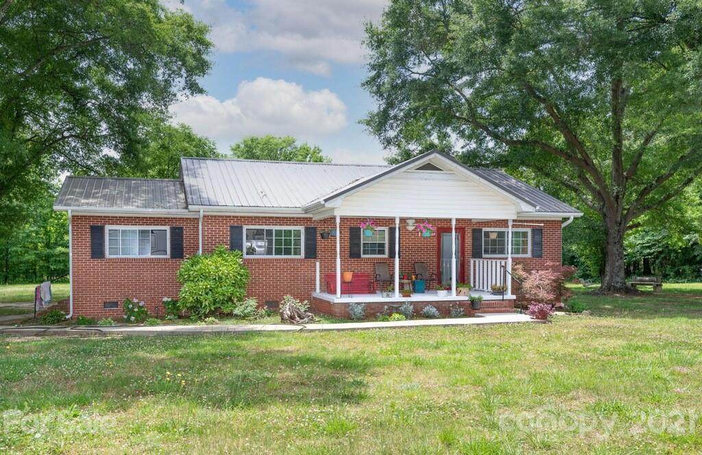 5165 Hickory Grove Road - Photo 1