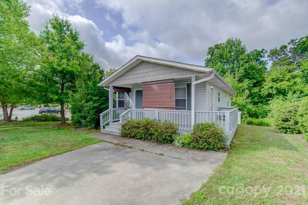 484 King Creek Boulevard - Photo 1