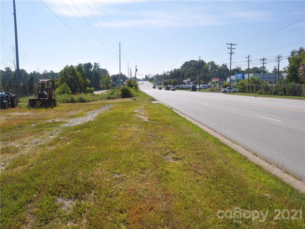 1710 Spartanburg Highway - Photo 1