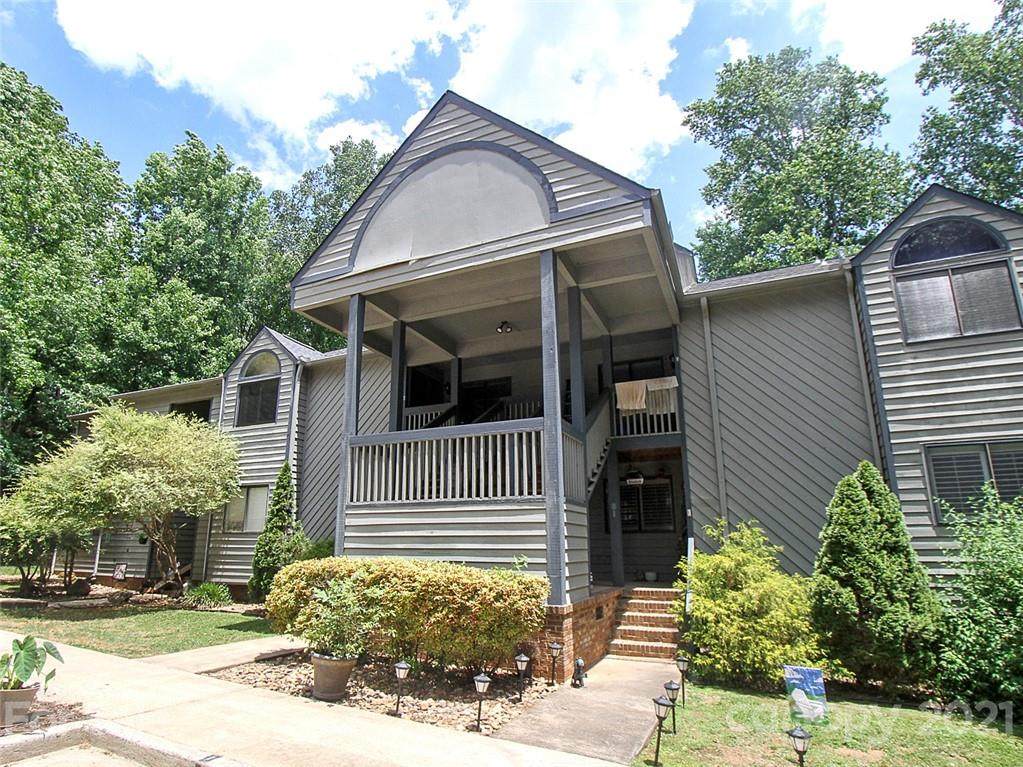 1590 Springpoint Road - Photo 1