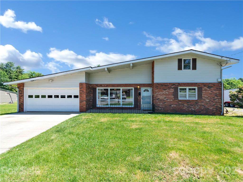 392 Boyd Avenue - Photo 1