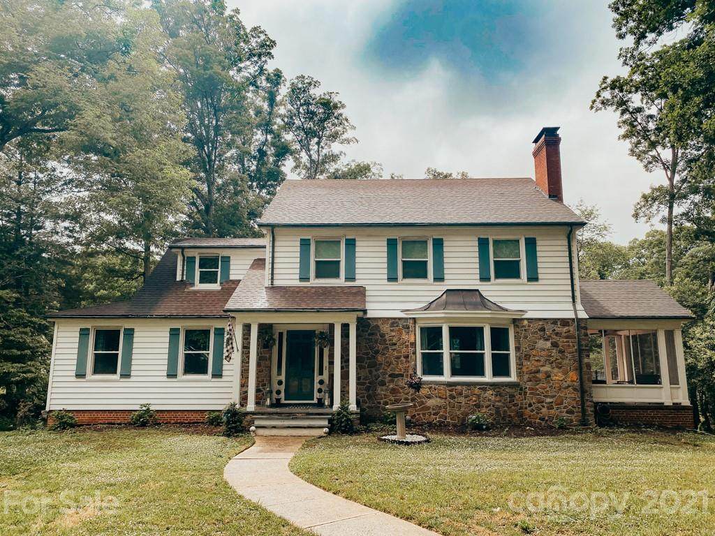 621 9th Street - Photo 1