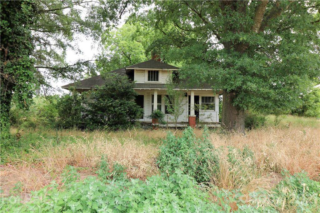 2725 Lanesboro Road - Photo 1