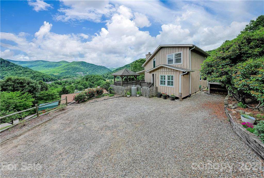 105 Hillside Drive - Photo 1