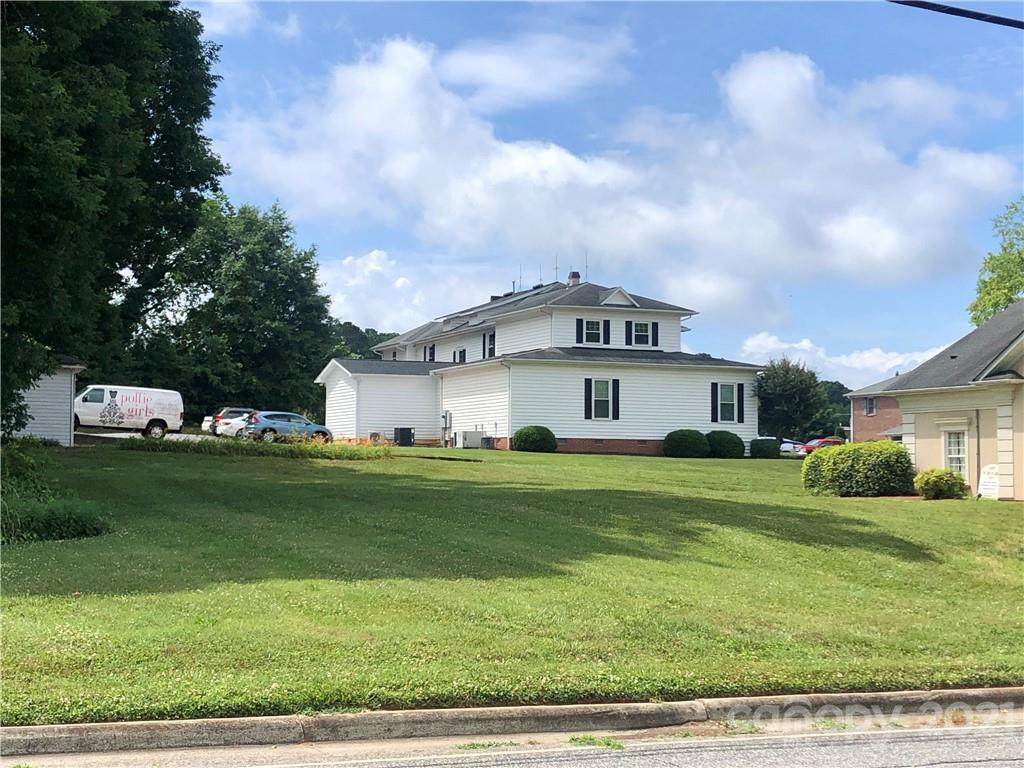 1753 Country Club Road - Photo 1