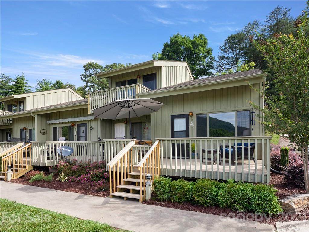 135 Fox Run Boulevard - Photo 1